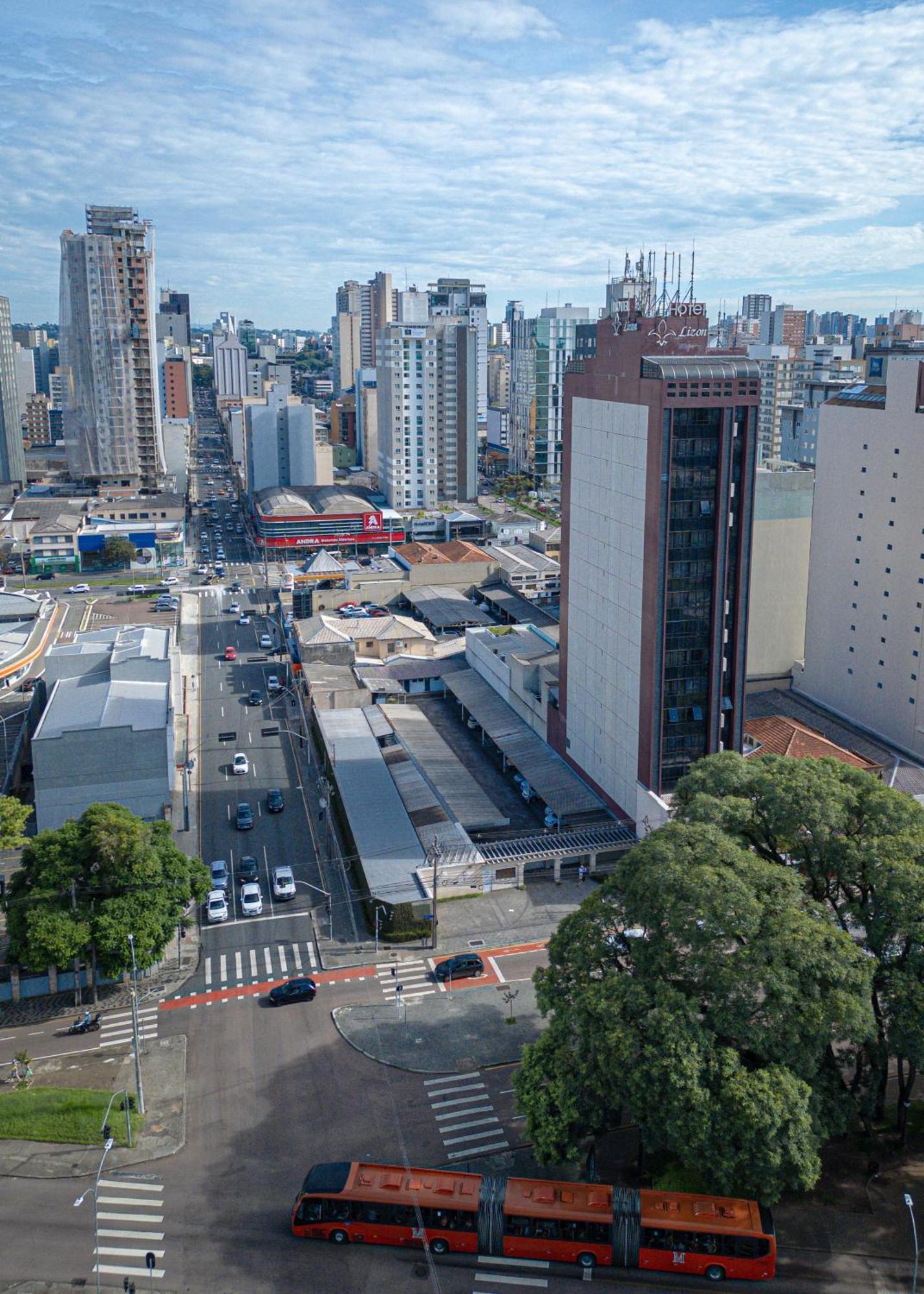 Lizon Curitiba Hotel Exterior foto